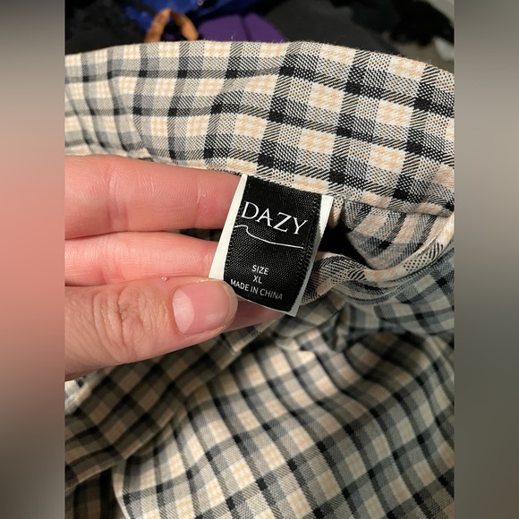 Plaid pleated skirt - Picture 1 of 3